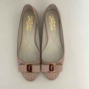 Stunning ferragamo flats